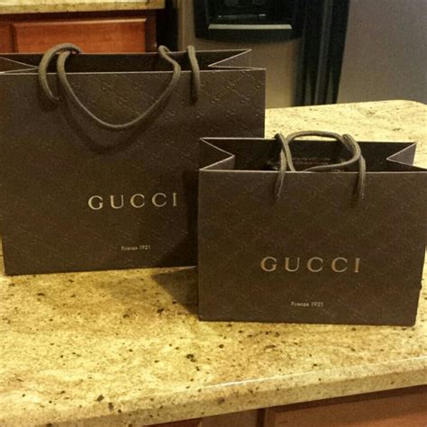 cascos gucci|gucci shopping bags.